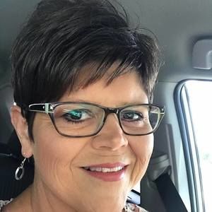 Meet your Posher, Cynthia